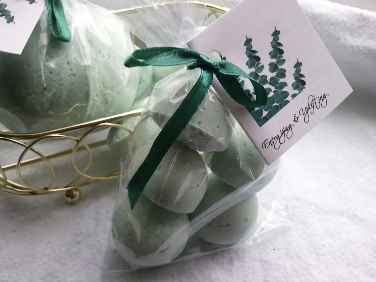 14 bath bombs in Eucalyptus & Spearmint scent, gift bag bath fizzies, great for dry skin, shea, cocoa, 7 ultra rich oils - Image 2
