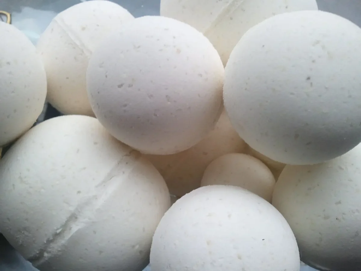 14 bath bombs in Oatmeal, Milk & Honey fragrance, gift bag bath fizzies, great for kids...these smell delicious - Image 1