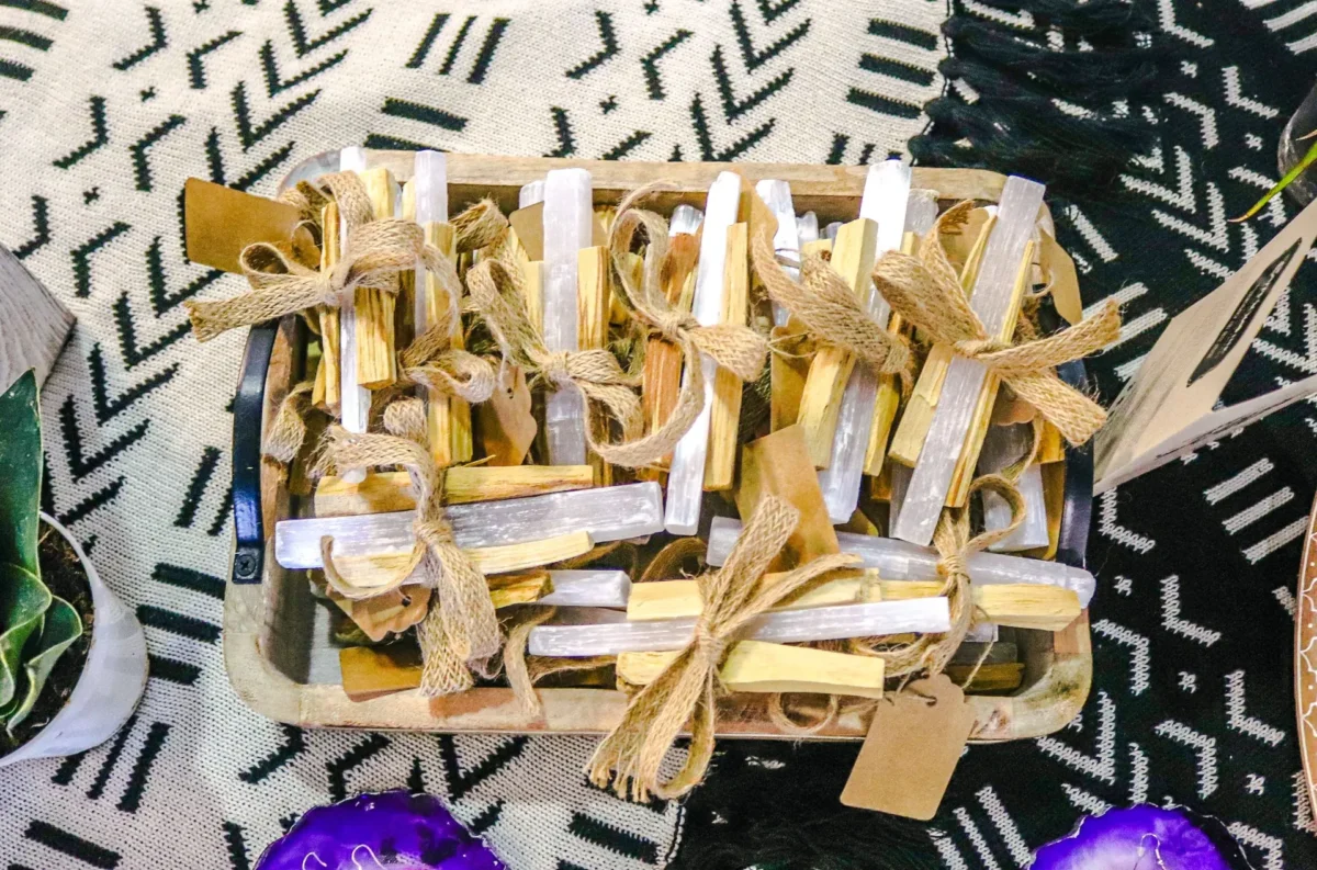 Uplifting Bundle, Palo Santo & Selenite Wand - Soothing Aromas & Positive Energy - Image 4