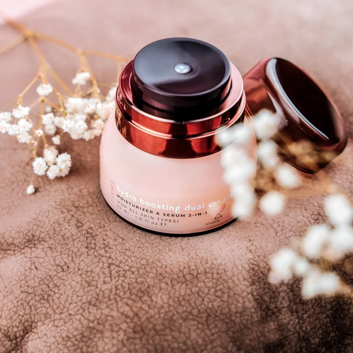 Hydro Boosting Dual Cream - Lightweight Face Cream with Serum Power - Image 3